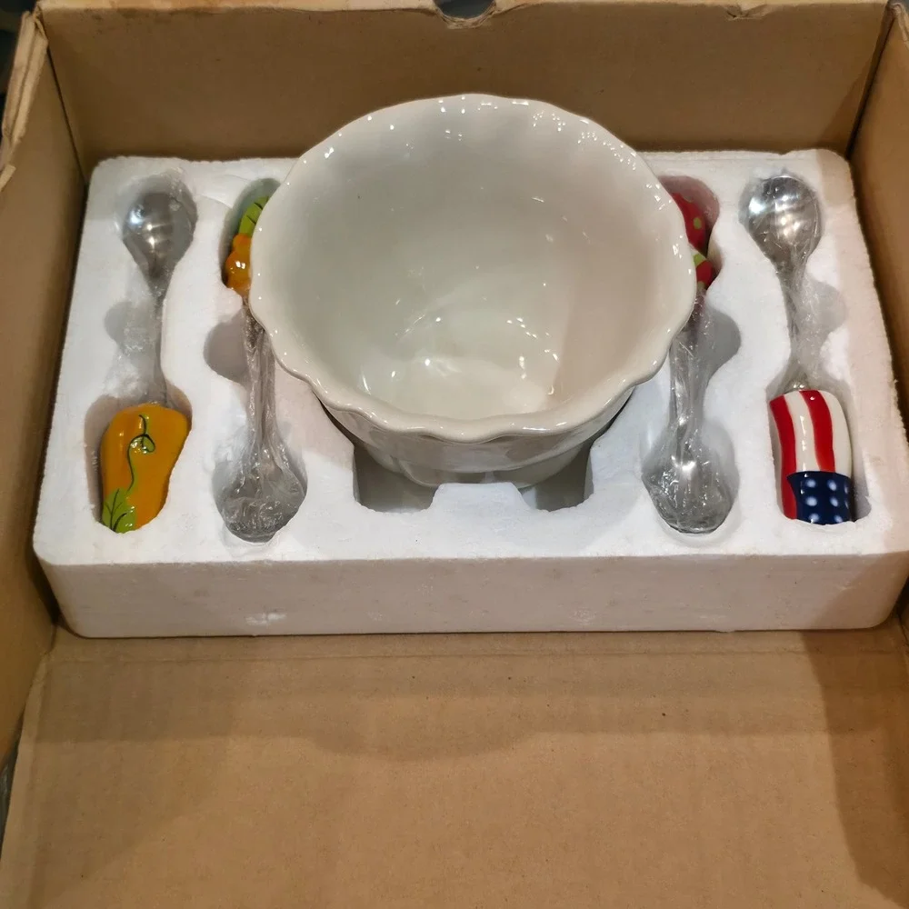 Celebrating Home Stoneware 5‎ Piece Serving Set Bowl 4 Seasonal Spoons 93513 NEW